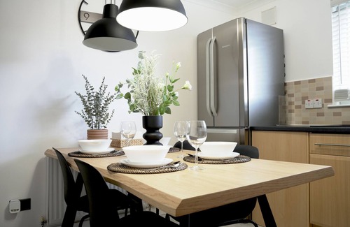 Coatbridge Appartement | Moderne-Sunnyside Penthouse-Appartement en attiq-Salle de bain privée séparée