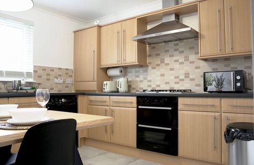 Coatbridge Appartement | Moderne-Sunnyside Penthouse-Appartement en attiq-Salle de bain privée séparée