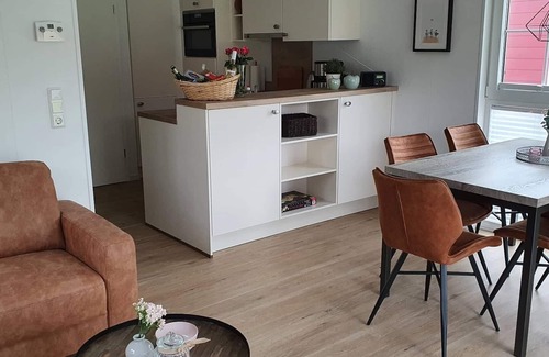 Wangerland Cottage | Cottage-Supérieure-Salle de bain privée séparée-Patio-Schwedenhaus