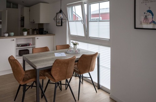 Wangerland Cottage | Cottage-Supérieure-Salle de bain privée séparée-Patio-Schwedenhaus