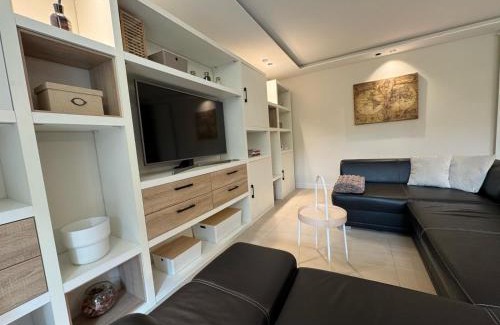 Les Serres - Vivier Appartement | Modern T3 renovated with new pool terrace and box