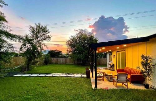 Sweetbriar Maison | Modern Texan sized Home - 4 bed 3 bath