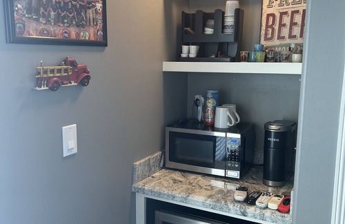 Edinburg Appartement | Modern themed guest suite-10 minutes from UTRGV!