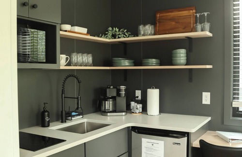 Milroy Cabine | Modern Tiny Home 25/With Hot Tub!