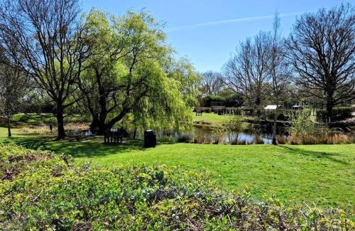 Ingatestone Maison | Modern townhouse with easy access to London