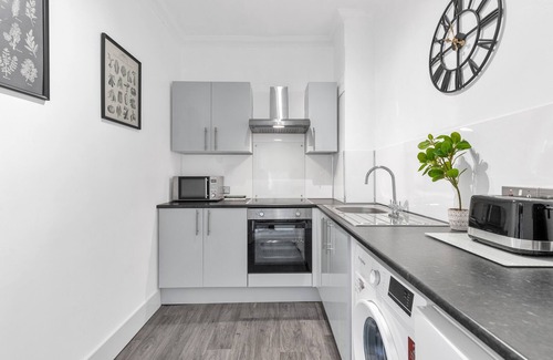 South Woodford Appartement | Modern Two-Bedroom Apartment with Free Parking!
