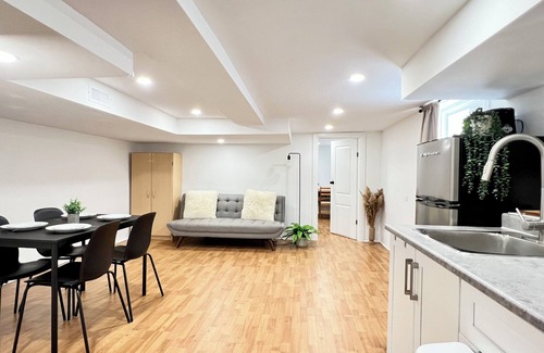 Woodbine - Lumsden Maison | Modern Upper Beaches Home-2min from Subway Station