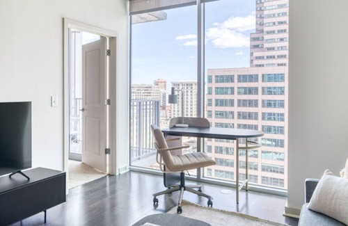 Uptown Appartement | Modern Upper Downtown 1BR w/ Gym & Pool near 16th St Mall, by Blueground