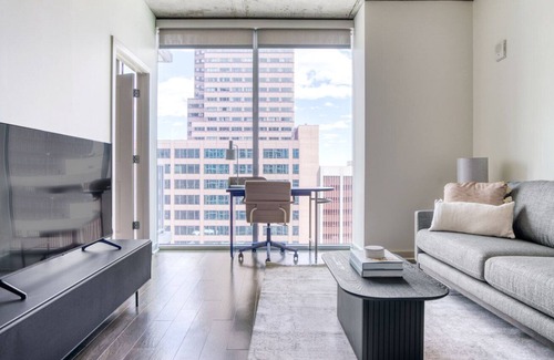 Uptown Appartement | Modern Upper Downtown 1BR w/ Gym & Pool near 16th St Mall, by Blueground