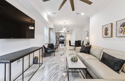 Tulane - Gravier Maison | Modern Upscale 5BR/5BA (4 en suite) Home near Superdome and French Quarter