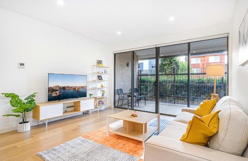 Ryde Appartement | Modern Urban Retreat Stylish Apt in Ryde's Heart