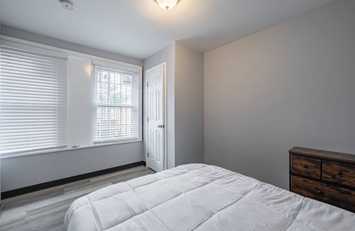 Anacostia Lit Et Petit-Déjeuner | Modern Urban - Stay in the beating heart of D.C. Embrace modern at our city spot