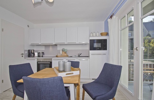 Lietzow Appartement | Modern vacation apartment with balcony, sea view - Ferienresidenz Zwei BoddenFeWo 1-2