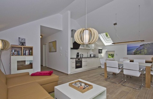 Breege Appartement | Modern vacation apartment with balcony and sea view - Holiday apartment Helligdom