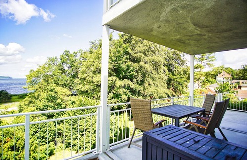 Lietzow Appartement | Modern vacation apartment with balcony, sea view - Ferienresidenz Zwei BoddenFeWo 1-3