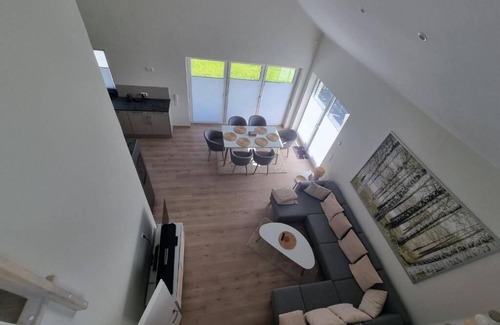 Wiefelstede Maison | Modern vacation home on Lake Bernstein! Close to the beach and family-friendly!