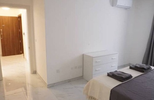 Ta' Giorni Appartement | Modern Valley View Apartment