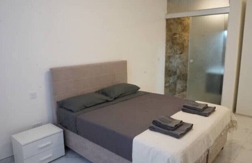 Ta' Giorni Appartement | Modern Valley View Apartment