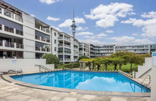 Auckland Central Business District Appartement | Modern Viaduct Apartment w pool gym Skytower views