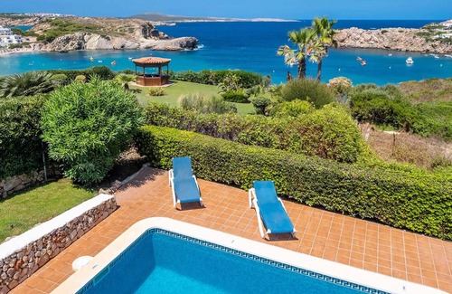Arenal d'en Castell Villa | Villa située dans le centre, près de la station balnéaire populaire et de la belle plage, avec de superbes vues sur la mer et une connexion Wi-Fi