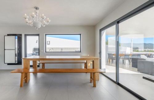 Cala Comte Maison | Modern Villa with sea views