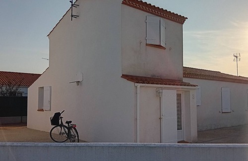 LʼAiguillon-sur-Mer Maison | Modern Villa with Sunny Terrace Near Beach & Shops - Pet Friendly