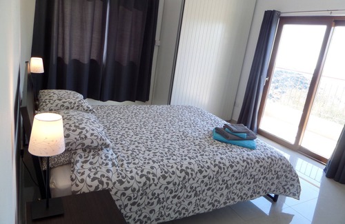 Laneia Villa | Villa moderne 5 en suite Bed-set dans les contreforts Troodos-piscine privée-vue imprenable
