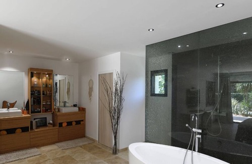 Maubec Villa | Villa Moderne au pied du Luberon
