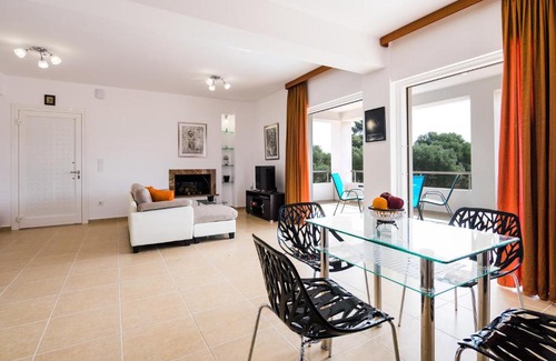 Klismata Appartement | Modern Villa Broumas - A Spacious Haven