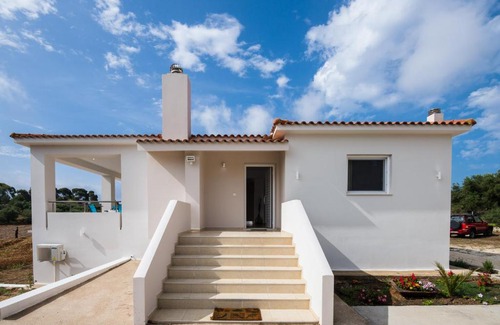 Klismata Appartement | Modern Villa Broumas - A Spacious Haven