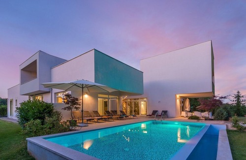 Municipality of Zminj Villa | Villa Kate Zminj, belle et moderne, avec sauna, piscine extérieure et piscine intérieure