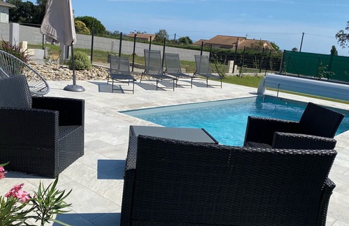 Prunete Maison | VILLA MODERNE AVEC PISCINE PRIVÉE À 10 MINUTES À PIED DE LA MER
