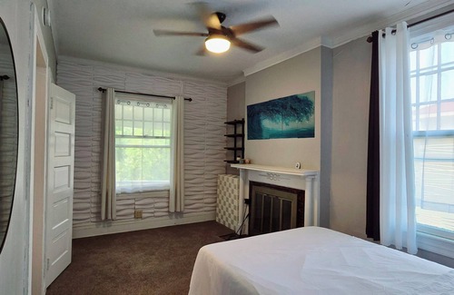Scranton Maison | Modern w historic charm 5-bedroom Remodeled Home in Scranton