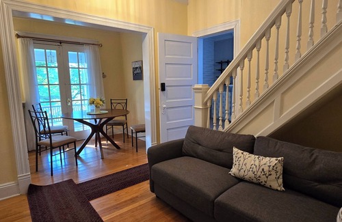 Scranton Maison | Modern w historic charm 5-bedroom Remodeled Home in Scranton