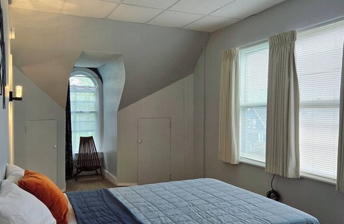 Scranton Maison | Modern w historic charm 5-bedroom Remodeled Home in Scranton