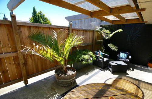 Leamington Appartement | Modern Wall