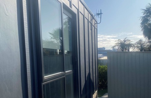 Tirau Cabine | Modern, warm, central, self contained & private