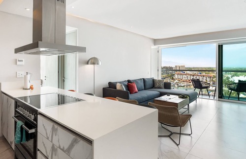 Isla Iguana Appartement | Modern, water & mountain view condo with huge balcony, rooftop pool, gym, & spa
