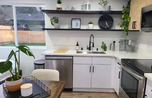 Arbor Heights Maison | Modern West Seattle Bungalow