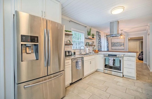 Ogden Maison | Modern Wilmington Getaway about 6 Miles to Beaches!