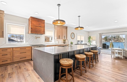 Lochmere Maison | 2024 NEW Winnisquam Lake House sleeps 10 Jacuzzi & Boat Slip