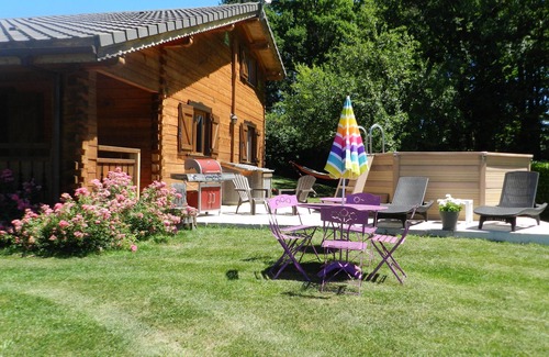 Saissac Chalet De Ski | Chalet en bois moderne avec piscine chauffée jacuzzi spa et sauna