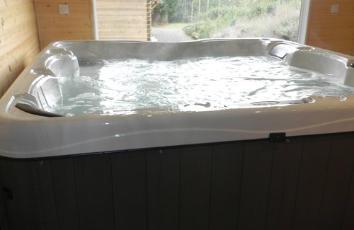 Saissac Chalet De Ski | Chalet en bois moderne avec piscine chauffée jacuzzi spa et sauna