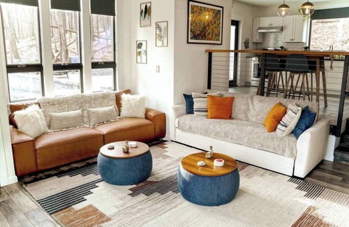 Gardiner Chalet De Ski | Modern Zen Chalet at the Foot of Gunks w Mt. View
