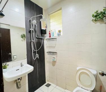 Usj 1 Appartement | Modern4BR Retreat - City Center