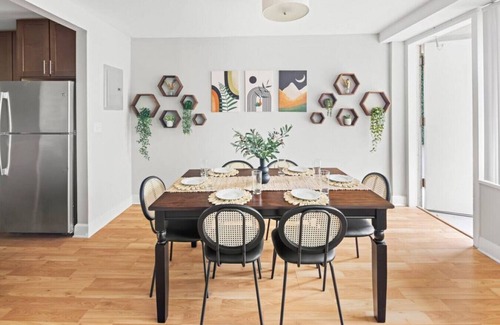 Crystal City Appartement | ModernBohoOasis | 2BR 2BA | Gym&Pool | Mins to DC