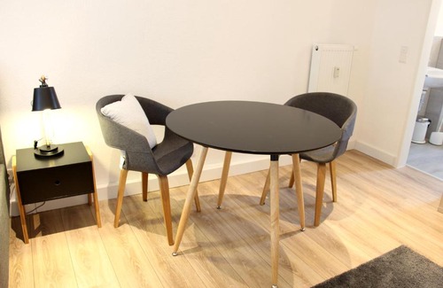 Region Hannover District Appartement | Moderne 1-Zimmer Wohnung mit Terasse, Küche, Bad mit Dusche, TV & WIFI