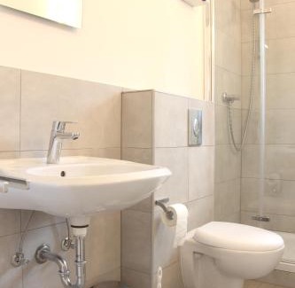 Region Hannover District Appartement | Moderne 1-Zimmer Wohnung mit Terasse, Küche, Bad mit Dusche, TV & WIFI
