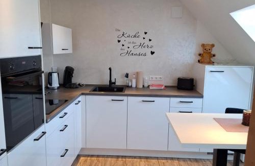 Knielingen Appartement | Moderne DG-Wohnung mit Flair in guter Lage