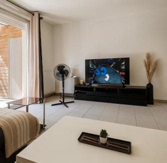 Fenouillet Appartement | Moderne et paisible maisonette avec jardin